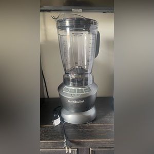 Nutribullet 1200 watt blender, gray